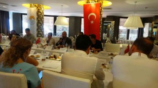 Marmaris Ticaret Odası ev sahipliğinde turistlerden gelen şikayetler ile ilgili toplantı yapıldı