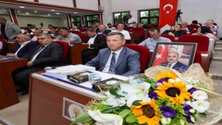 Meclis toplantısında Fevzi Kılıçın yeri çiçeklerle süslendi