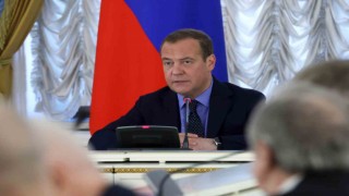 Medvedev'den nükleer silah tehdidi