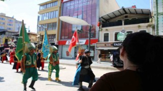 Mehter takımı İzmitlileri marşlarla selamladı