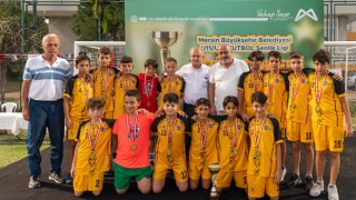 Mersin Büyükşehir Belediyesi, Futbol Şenliği Düzenledi