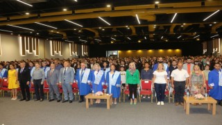 Mezun olan 290 hukuk fakültesi öğrencisi yemin ederek mesleğe ilk adımlarını attı