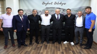 Milli futbolcu Çalhanoğlu, baba ocağında