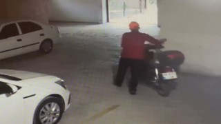 Motosiklet hırsızı önce güvenlik kamerasına sonra polise yakalandı
