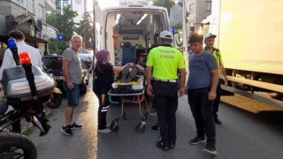Motosikletin çarptığı yaya yaralandı