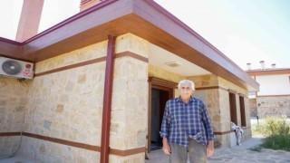 Murat Kurum, Manavgat yangınında evi hasar gören deniz çiftini unutmadı
