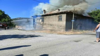 Müstakil evde çıkan yangın söndürüldü