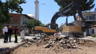 Nazilli Belediyesi yolları bir bir yeniliyor