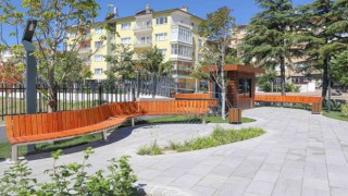 Niğde Belediyesinden Parklara Büfe Kütüphane