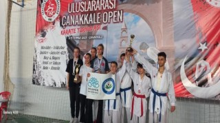 Nilüferli sporcular Karate Turnuvasından ödülle döndü