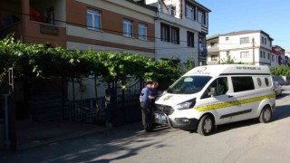 Oğlunu kurtarmak isteyen anne yaralandı