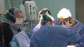 Organ naklinde 10 saatlik operasyon: 3 ameliyat peş peşe yapıldı