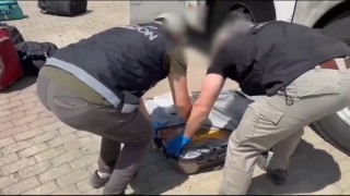 Otobüsün bagajındaki valizden 11 kilo 900 gram uyuşturucu çıktı