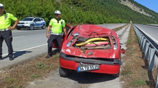 Otomobil bariyere çarptı: 1 yaralı
