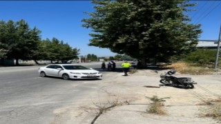 Otomobil ile motosiklet çarpıştı: 1 ağır yaralı