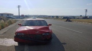 Otomobil ile motosiklet çarpıştı: 1 yaralı