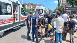 Otomobil park halindeki araca çarptı: 2 yaralı