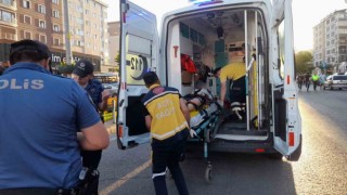 Otomobil yayaya çarptı: 1 yaralı