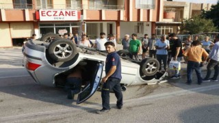 Otomobiliyle takla attı, burnu kanamadan aracından çıktı