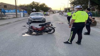 Otomobille çarpışan motosiklet sürücüsü ağır yaralandı