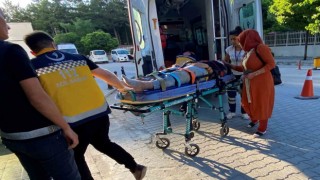 Otomobille elektrikli bisiklet çarpıştı: 1 yaralı