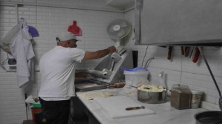 (ÖZEL) Eskişehir esnafı gurbetçilerin ilgisinden memnun, yaz sezonundan umutlu