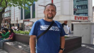 Yılmaz Büyükerşen'in erken adaylık açıklaması tartışılıyor
