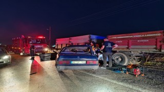 Park halindeki traktörün römorkuna çarptı: 1 ölü, 1 yaralı