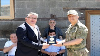 Paşadan şehit ve gazi yakınlarına ziyaret