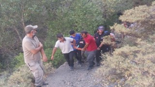 Piknikte ayağı kırılan kadını AFAD ve UMKE 2 kilometre sedyeyle taşıdı
