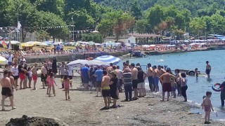 Plajda boğulma tehlikesi geçirdi