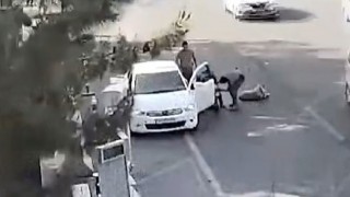 Polis, nefes borusu tıkanan sürücüyü heimlich manevrası ile kurtardı