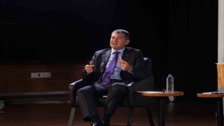 Prof. Dr. Çağrı Erhan: “Darbe ile mücadele için önce sivillerin bilinçlenmesi gerekiyor”