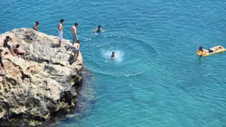 Rekor Sıcaklık: Antalya'da Termometreler 44 Dereceyi Gösterdi