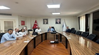 Rektör Erdal, deprem bölgesindeki AÖF büro personeliyle bir araya geldi