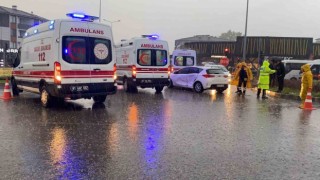 Sağanak kazaya neden oldu: 3 yaralı