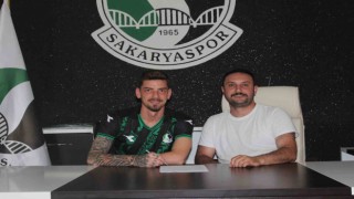 Sakaryaspor, Erdi Dikmen ile sözleşme imzaladı