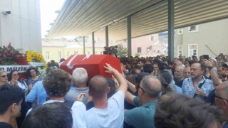 MFÖ grubu üyesi sanatçı Özkan Uğur toprağa verildi
