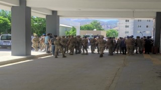 Sasonda husumetli iki aile arasında silahlı kavga: 3 kişi yaralandı