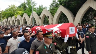 Şehit Er Hasan Taş gözyaşları arasında toprağa verildi