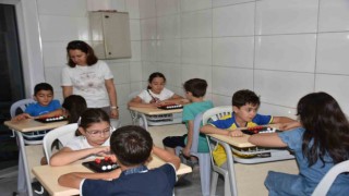 Şehzadelerin çocukları zeka ve akıl oyunları öğreniyor