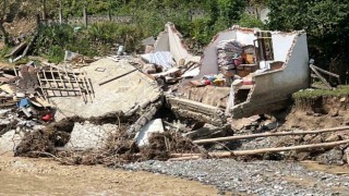 Selden yıkılan ev havadan görüntülendi