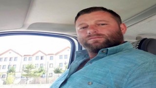 Serinlemek için girdiği gölde boğuldu