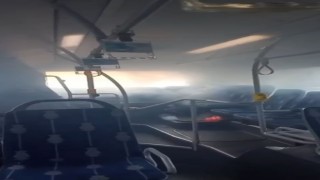 Seyir halindeki metrobüste çıkan yangın paniğe neden oldu