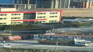 Silivride saman yüklü tır alev alev yandı