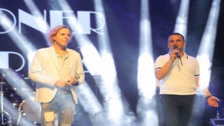 Soner Arıca, memleketi Fatsada sahne aldı