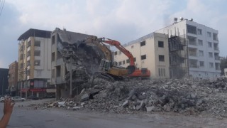 Su kullanılmadan yapılan yıkım, tepki çekti