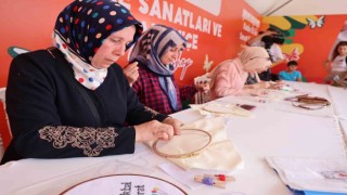Sultangazi Gelenekten Geleceği Kadın Eli Festivalinde kadınların el emekleri görücüye çıktı