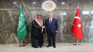 Suudi Arabistanlı Bakan Al-Hogail, Ticaret Bakanı Bolatı ziyaret etti
