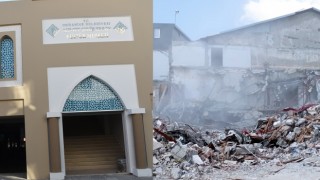 Tadilatına trilyonlar harcanan kültür merkezi yıkıldı